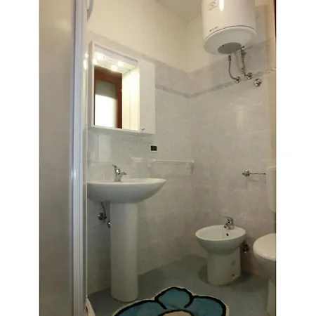 Colorful Apartment-beahost *