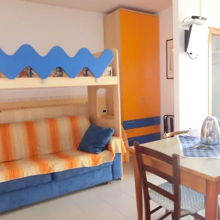 Apartament Colorful Apartment-beahost
