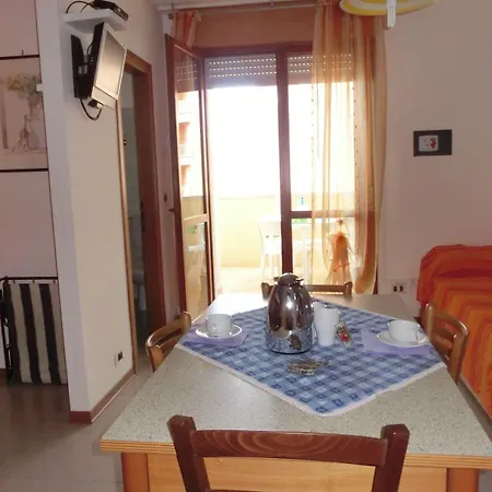 Colorful Apartment-beahost Apartament